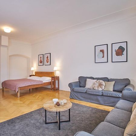 Charles Bridge Suites Прага Екстер'єр фото