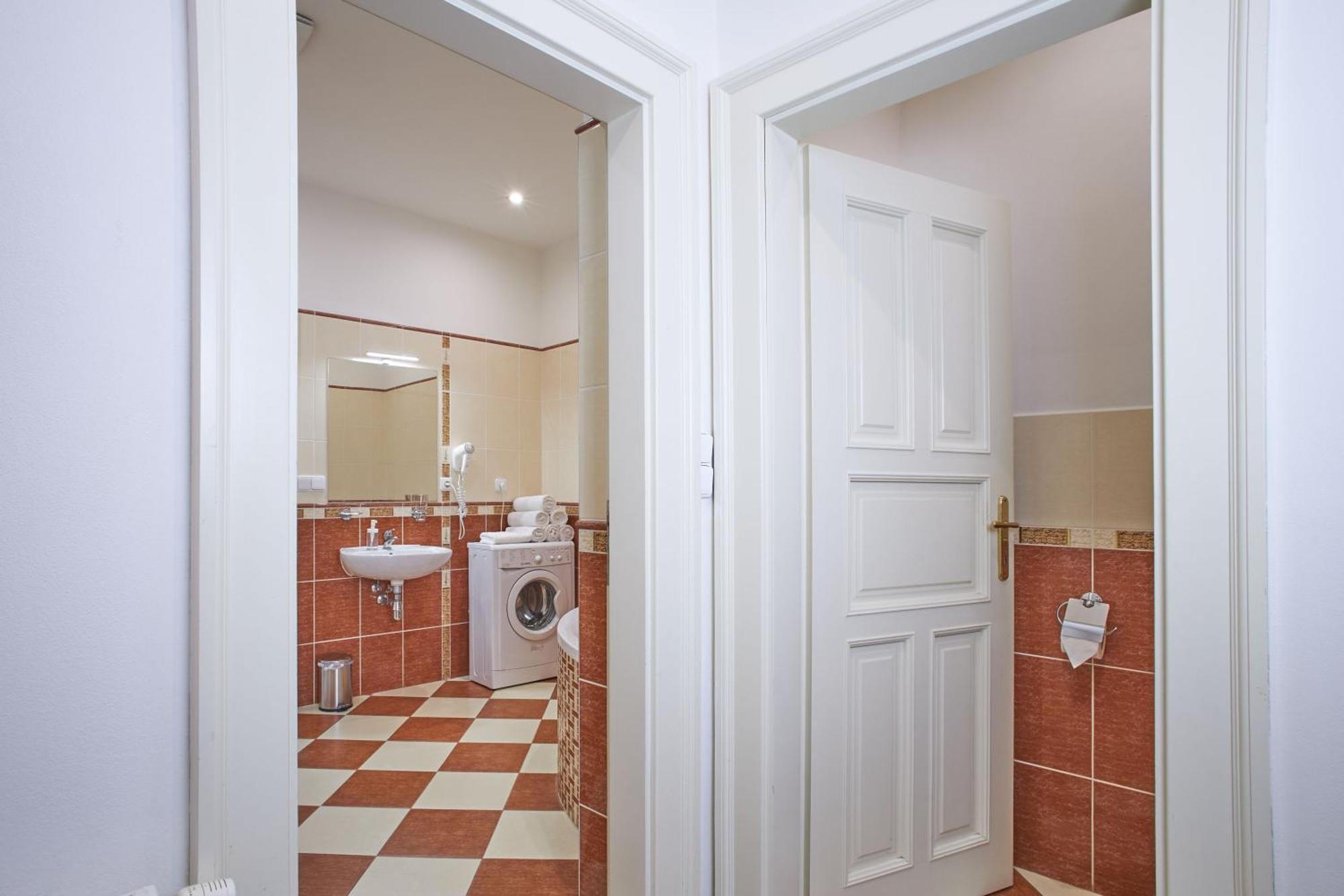 Charles Bridge Suites Прага Екстер'єр фото
