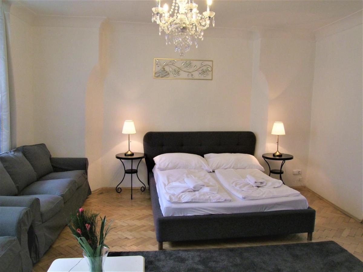 Charles Bridge Suites Прага Екстер'єр фото