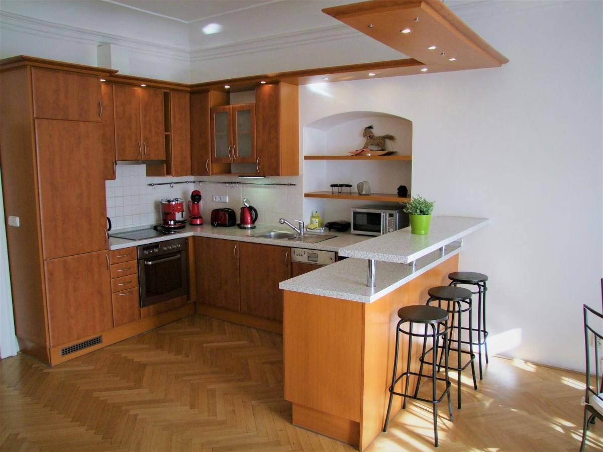 Charles Bridge Suites Прага Екстер'єр фото