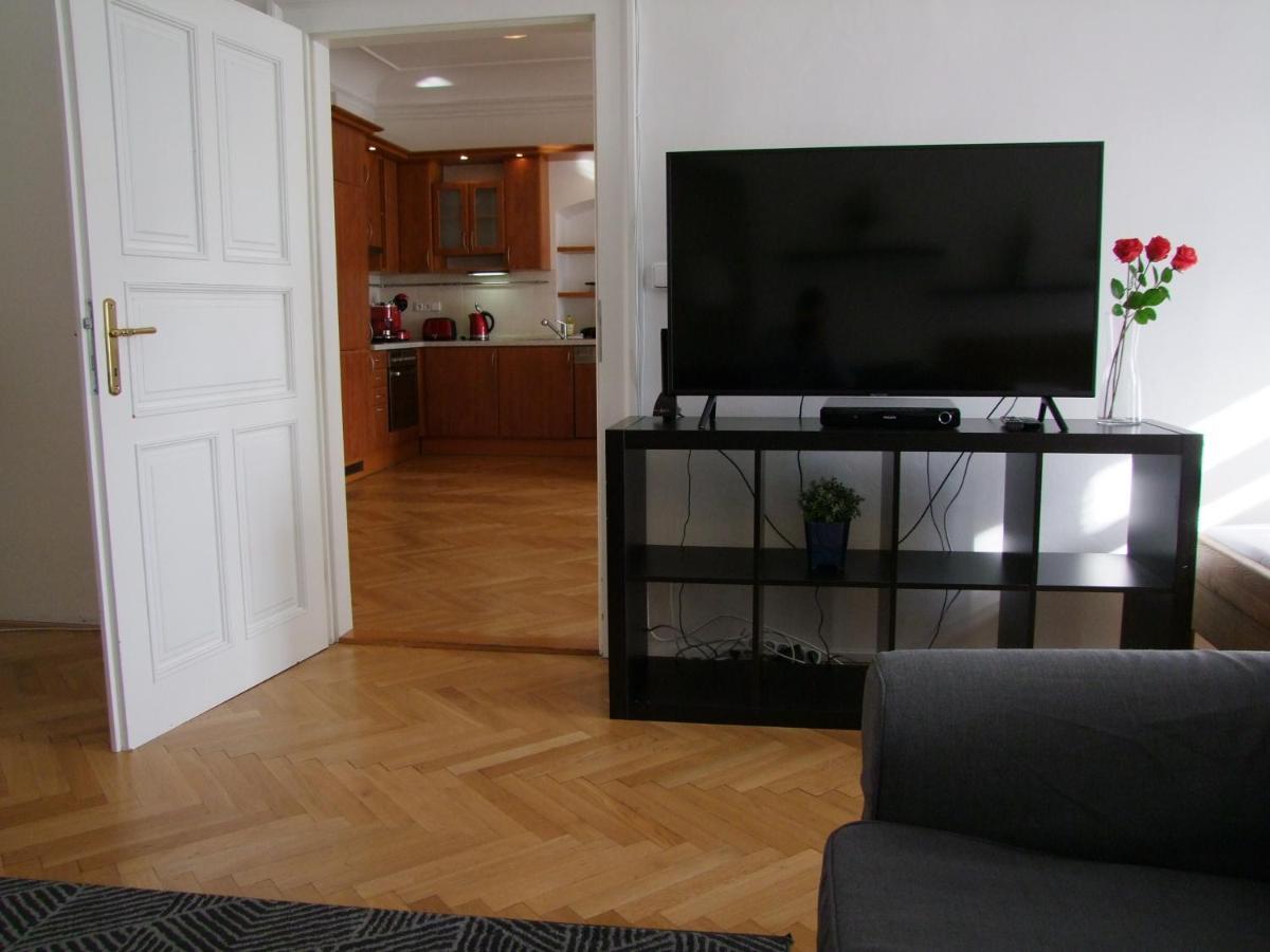 Charles Bridge Suites Прага Екстер'єр фото
